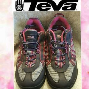 GIRLS TEVA SNEAKERS
